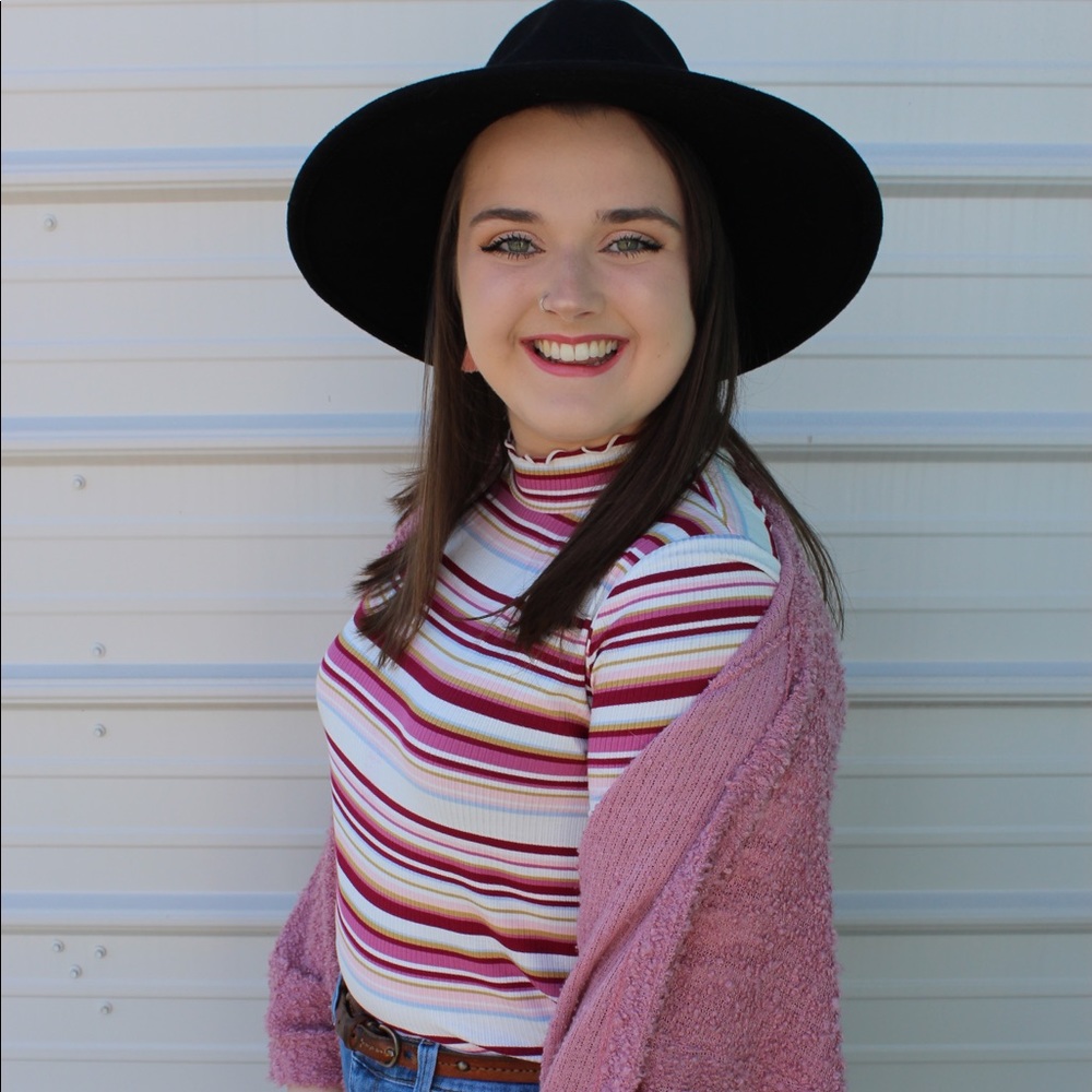 Meet your Posher, Alexis